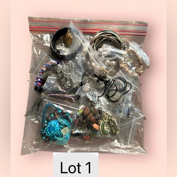 Jewelry Lot Over 1 lb Of Craft Jewelry Most Wearable Vintage -Modern Some Resell - Picture 5 of 11